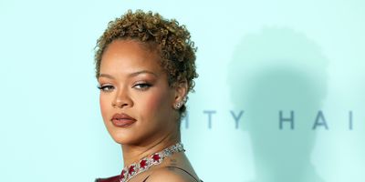 Rihanna-celebrities-postpartum-hair-loss