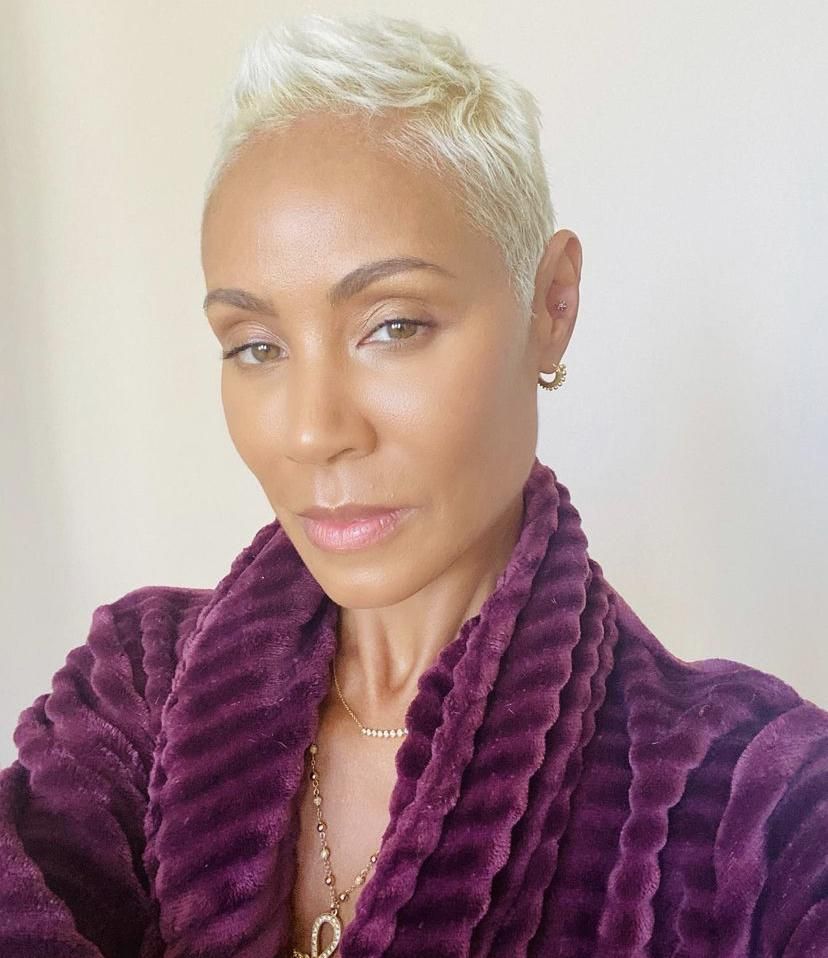 jada-pinkett-smith-bathrobe